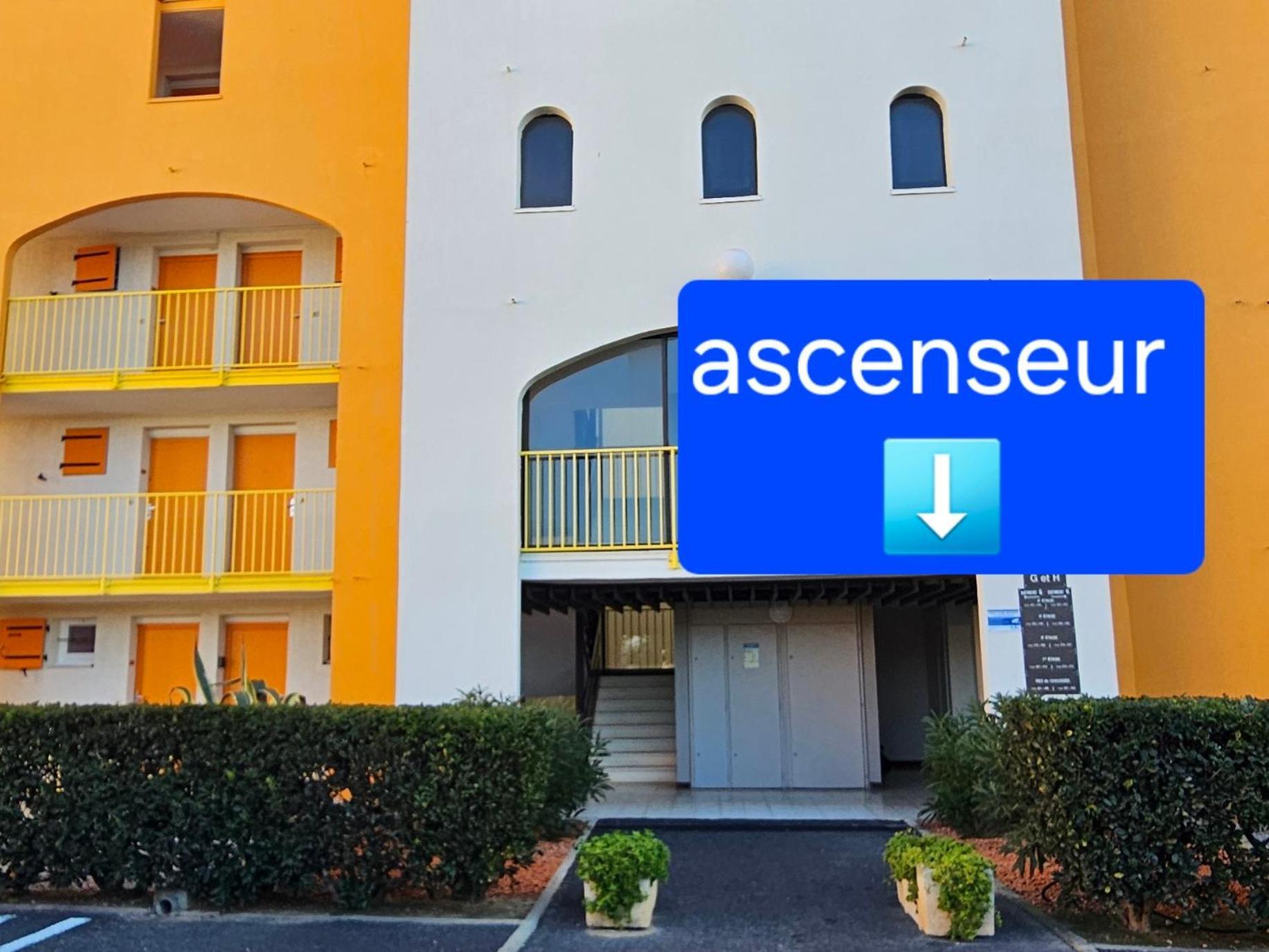 appartement vue mer pour 4 personnes accès direct plage wifi haut débit gratuit Le Barcarès Esterno foto