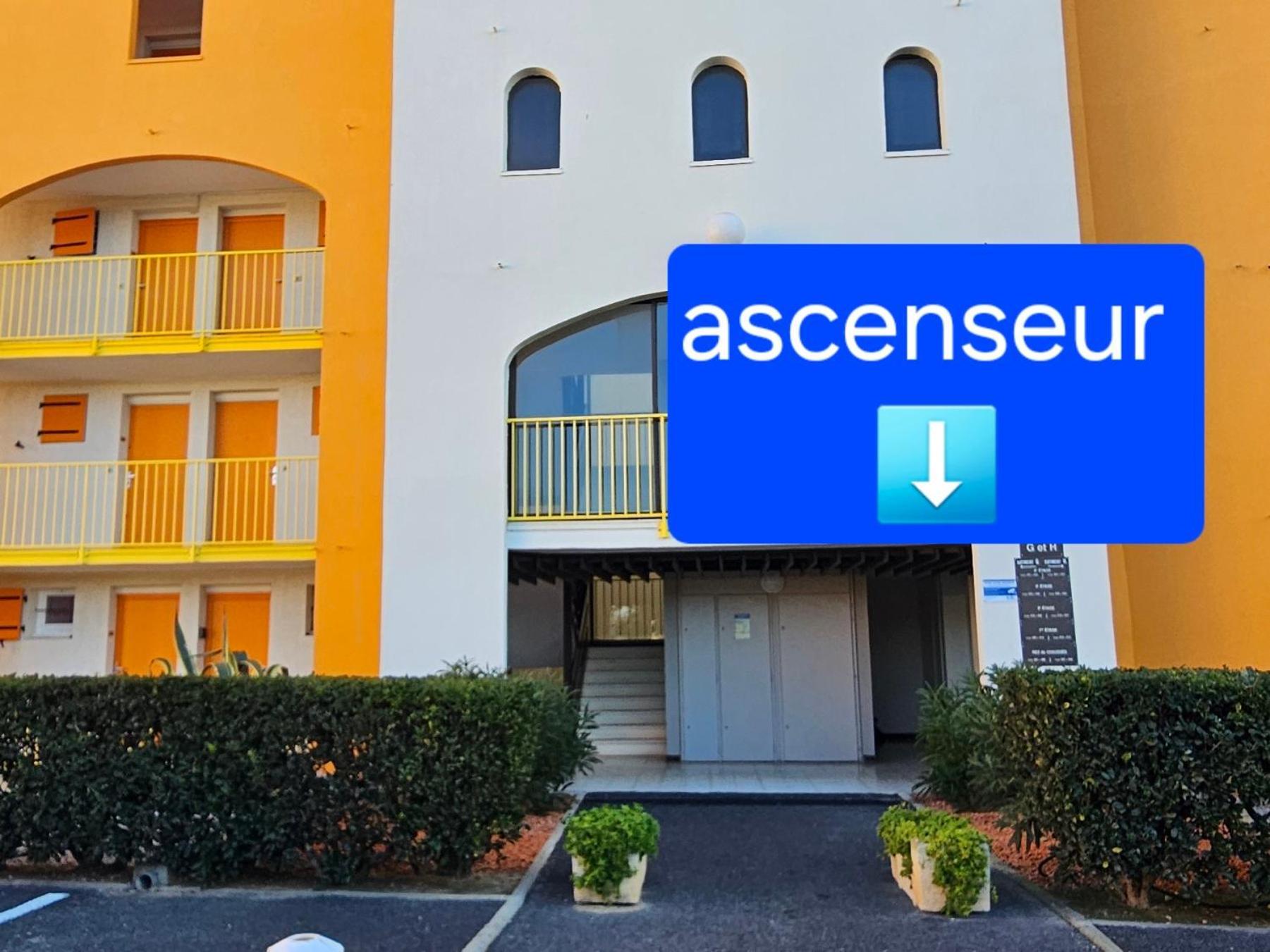 appartement vue mer pour 4 personnes accès direct plage wifi haut débit gratuit Le Barcarès Camera foto